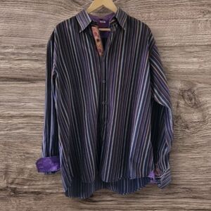 Mens casual button up striped shirt size XL in great condition. 100% cotton